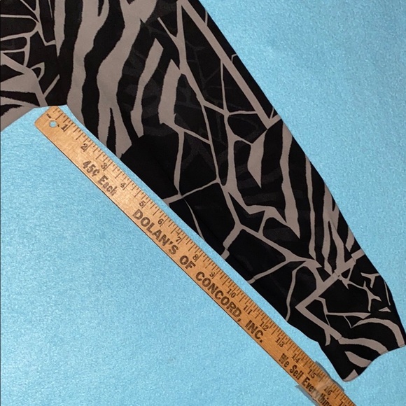 SUSAN GRAVER shirt dress tunic button up semi-sheer animal print midi NEW size 8 - Picture 11 of 11